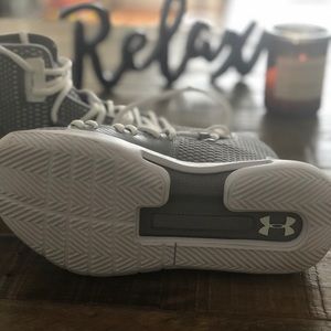 Under Armour Hvr Havoc Boys basketball shoes NEW!!